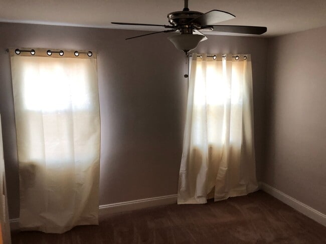 Building Photo - *COMING SOON* Beautiful, Spacious Townhome...