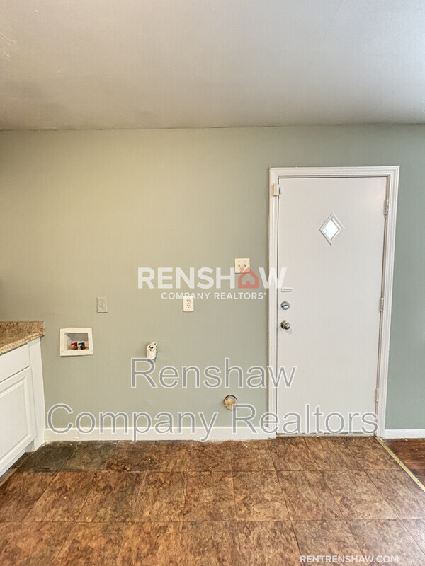 Building Photo - 5472 Lochinvar Rd