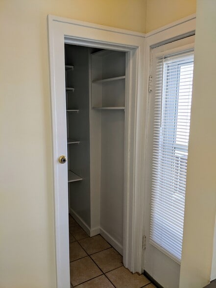 Party off Kithcne - 330 Henry Ave SE