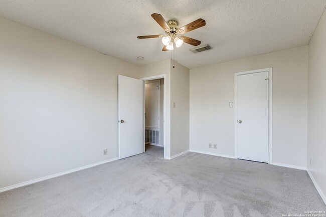 Building Photo - 5002 River Kenton