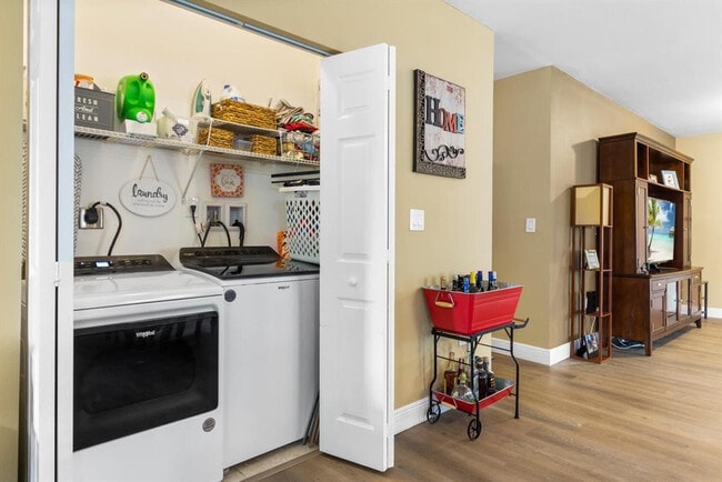 Building Photo - 6570 NW 24th Ct