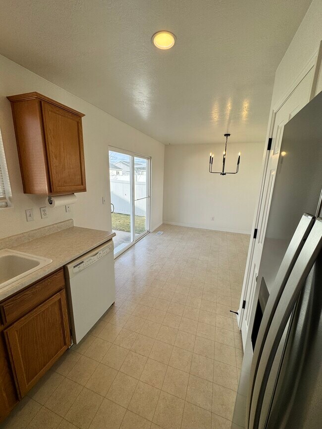 Building Photo - 4148 W 5060 S