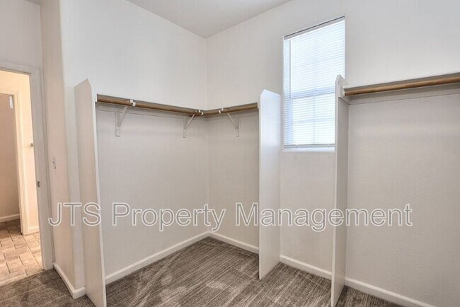 Building Photo - 506 Navigator Dr