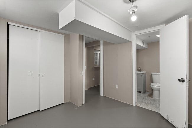 Building Photo - 695 Charvel Dr