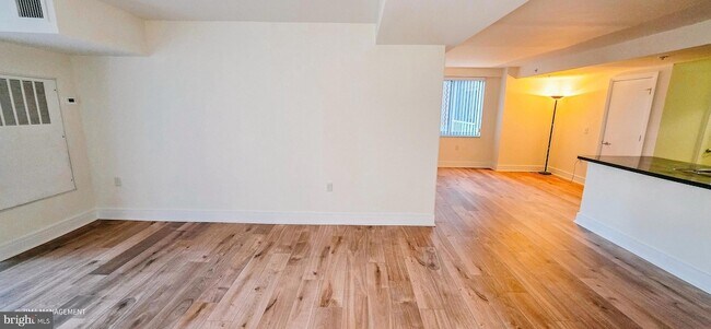 Building Photo - 1425 4th St SW