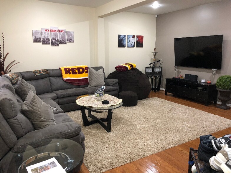 Building Photo - 25411 Morse Dr