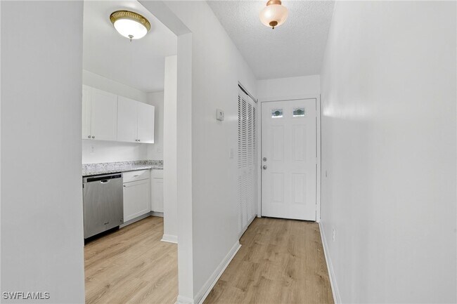 Building Photo - 5361 Treetops Dr