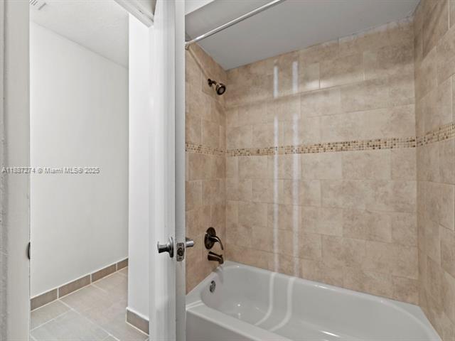 Building Photo - 8218 SW 82nd Ct