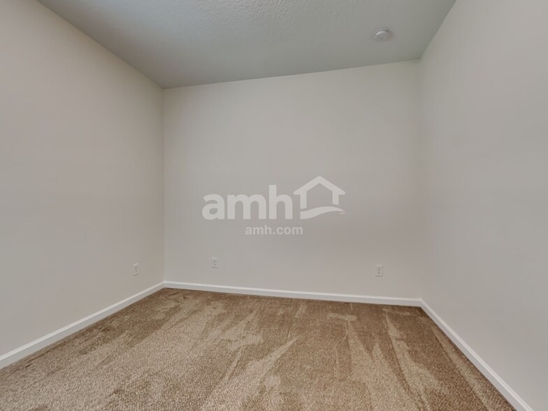 Building Photo - 244 Deerfield Forest Dr