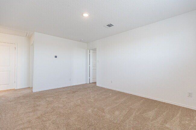 Building Photo - 5319 Hornbeck Hts