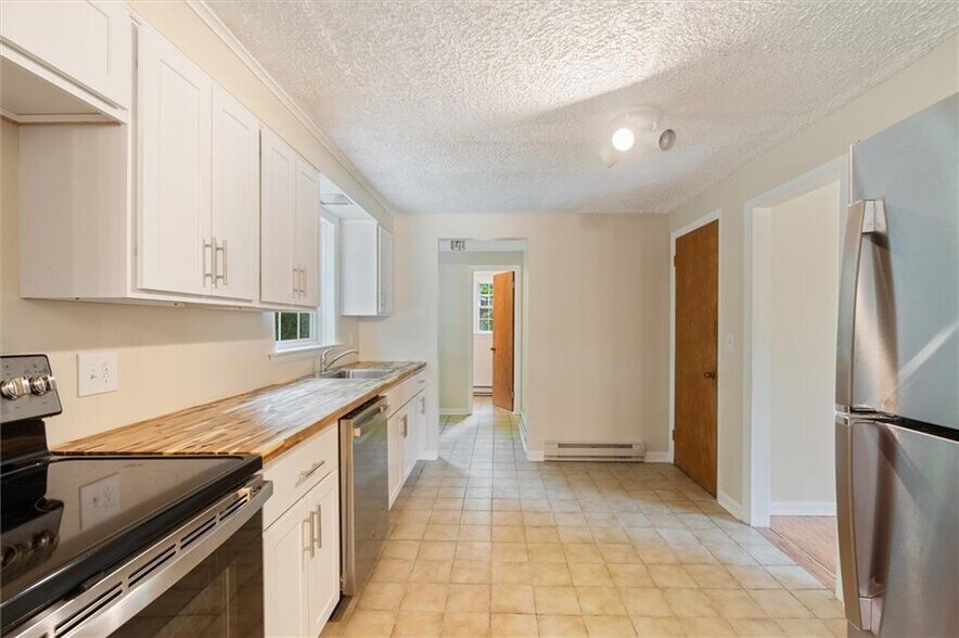 Building Photo - 2101 Bellevue Ave