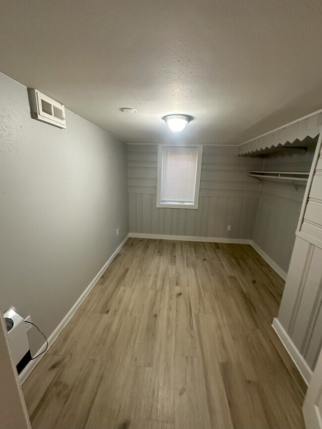 Building Photo - 2025 Emporia St