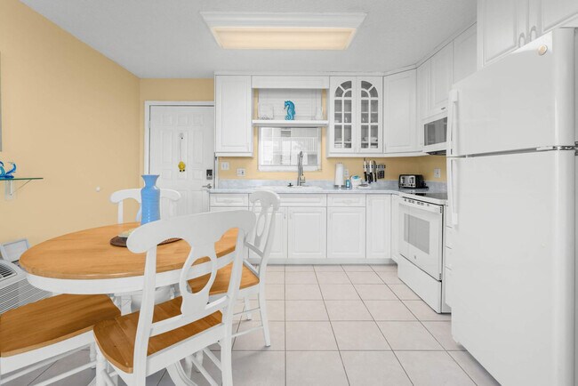 Building Photo - 5500 Bonita Beach Rd SW