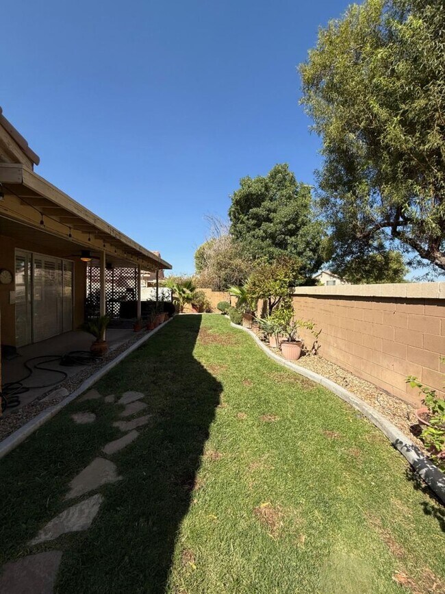 Building Photo - Gated Northshore Community Single Story Three Bedroom plus Den