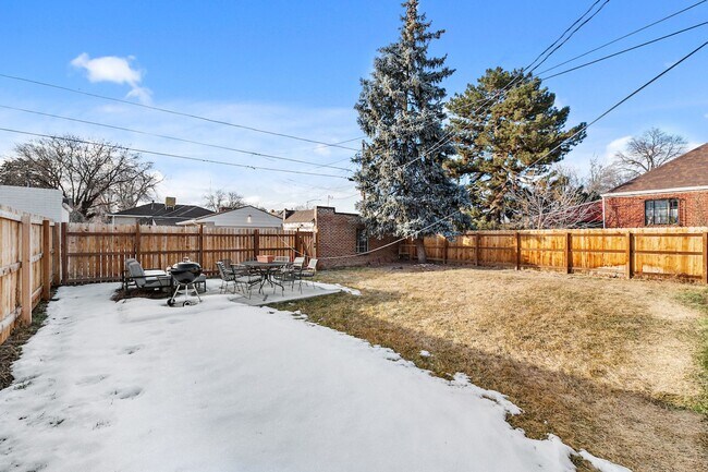 Building Photo - North Park Hill Bungalow!