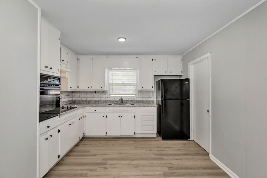 Building Photo - 4318 Balwin Dr SW