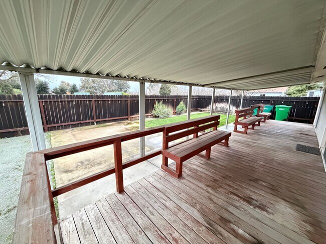 Building Photo - 3 Bed 1 Bath on a quiet country road