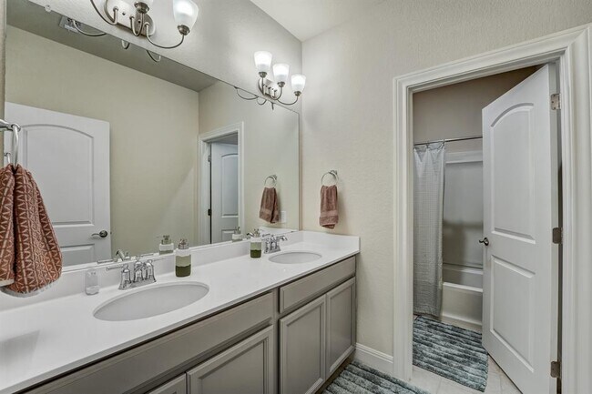 Building Photo - 17012 Pleasanton Cove