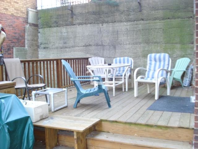 Building Photo - 448 Park Dr