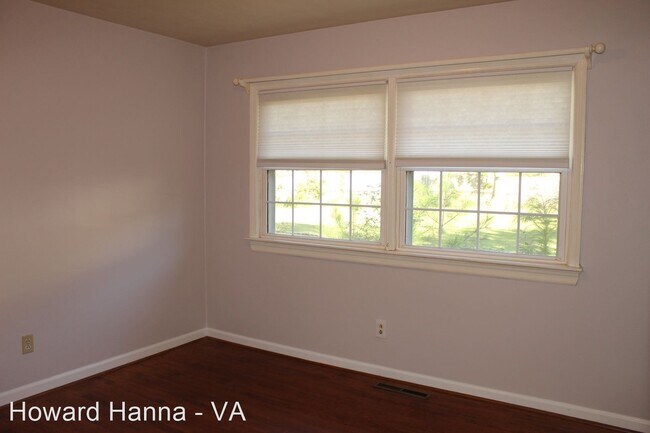 Building Photo - 4 br, 3 bath House - 605 Runnymede Court