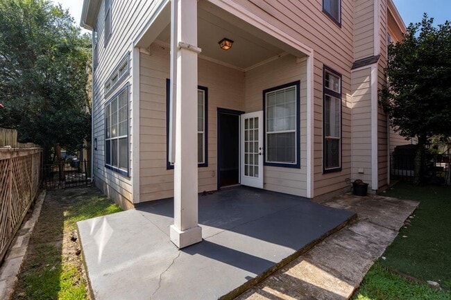 Building Photo - 6704 Menchaca Rd
