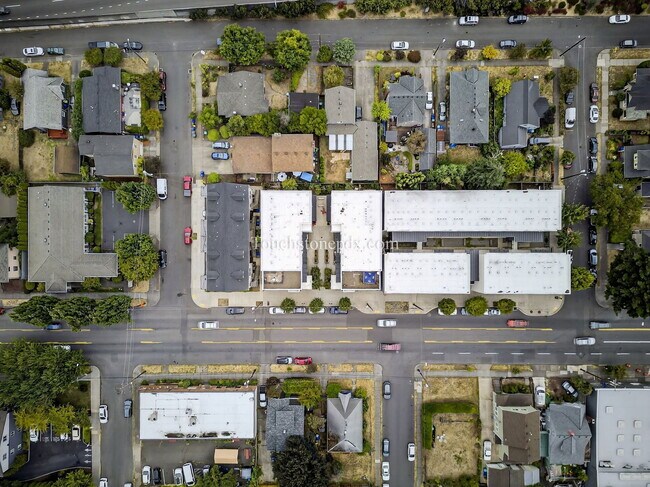 Building Photo - 5635 NE Glisan St