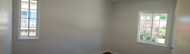 Building Photo - 6000 Lindley Ave