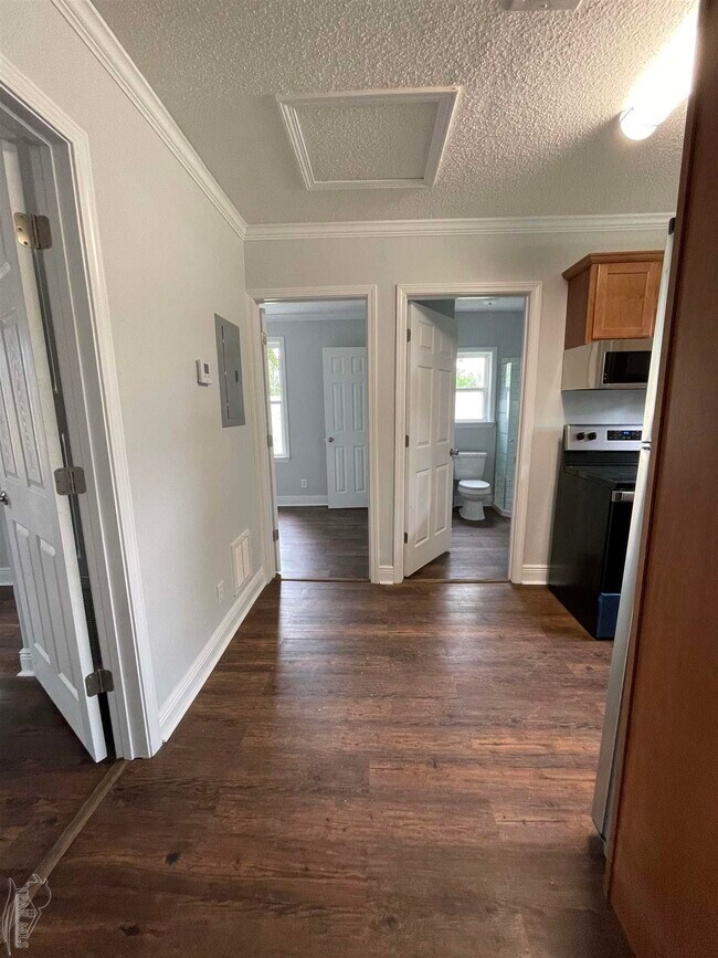 Building Photo - 805 Grandview St