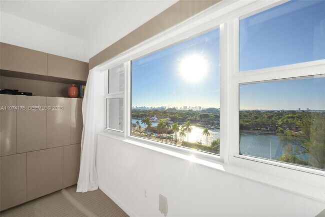 Building Photo - 4925 Collins Ave