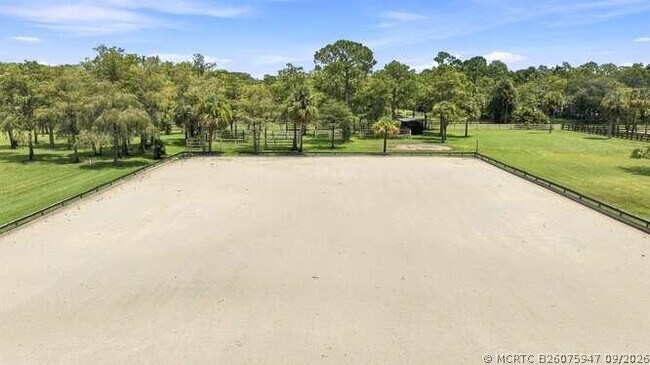 Building Photo - 14902 Paddock Dr