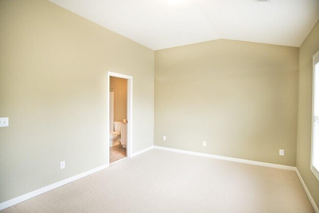 Building Photo - 5720 Pine Oak Dr NW