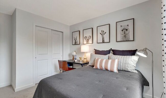 Building Photo - Gorgeous 5 Bedroom Homes