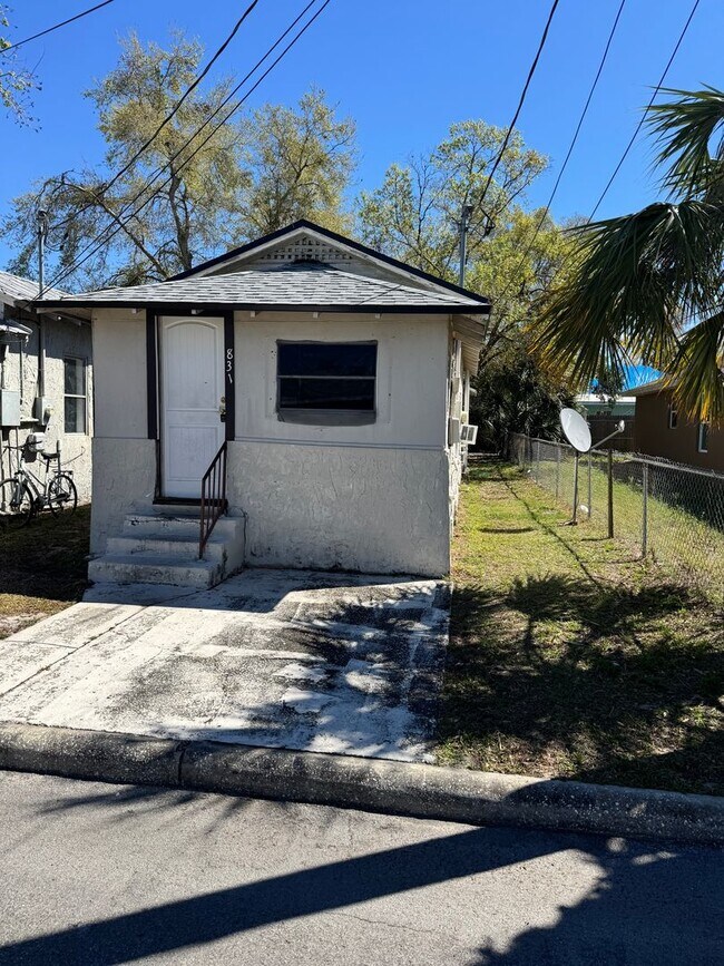 Primary Photo - One bedroom one bathroom - Single family home
