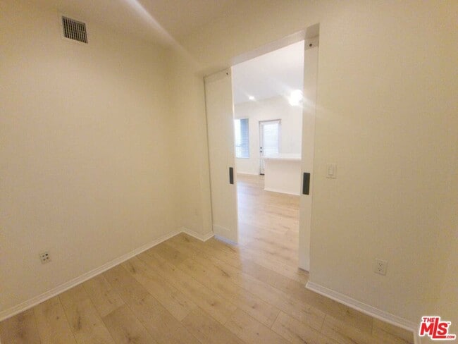 Building Photo - 6020 S Seabluff Dr