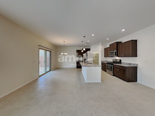 Building Photo - 854 E Artesia Pl