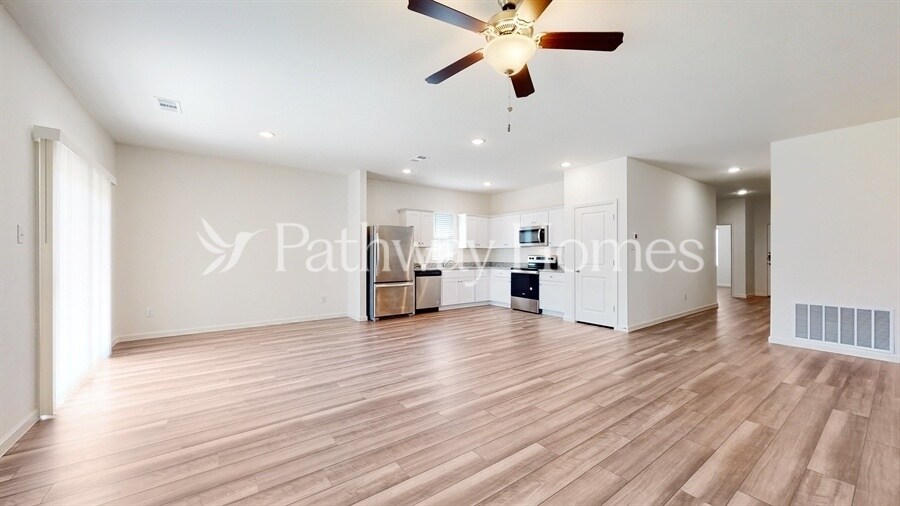 Building Photo - 1520 Ancer Wy