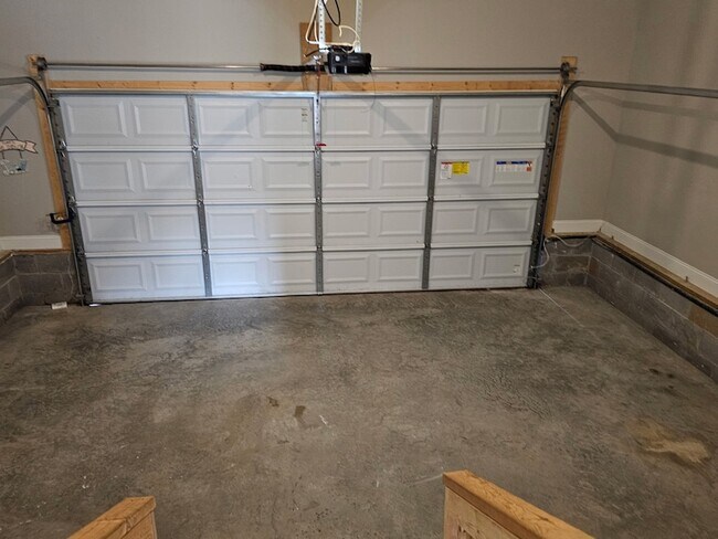Building Photo - 407 Preakness Cir
