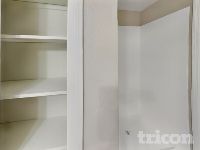 Building Photo - 1439 Leafwood Ct