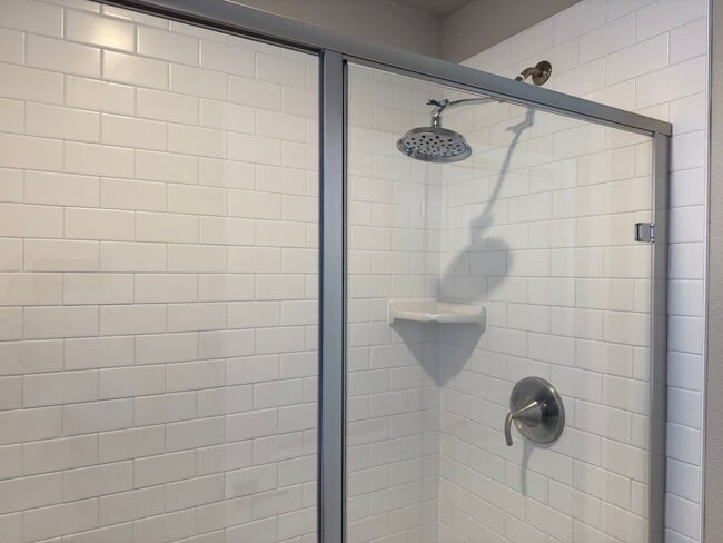 Building Photo - Like new 3 bed, 2.5 bath, 2 car in Lorson Ranch!