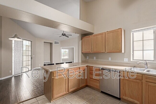 Building Photo - 2801 N Litchfield Rd