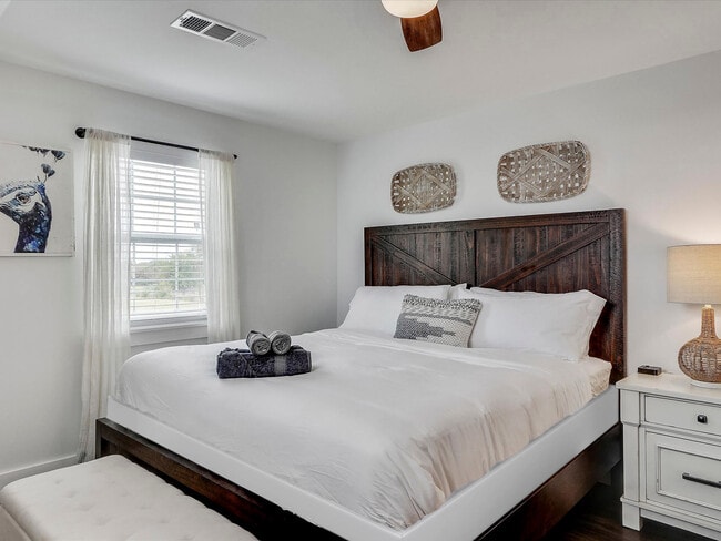 Building Photo - 1400 Shadow Brook Trail