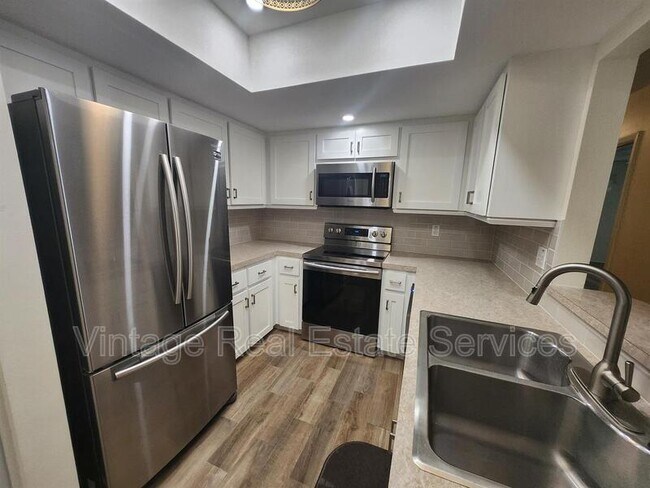 Building Photo - 2842 Highlands Blvd