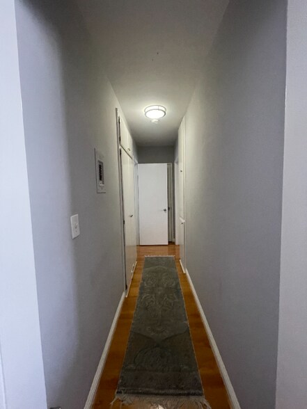 Building Photo - 1280 Laurel Ave