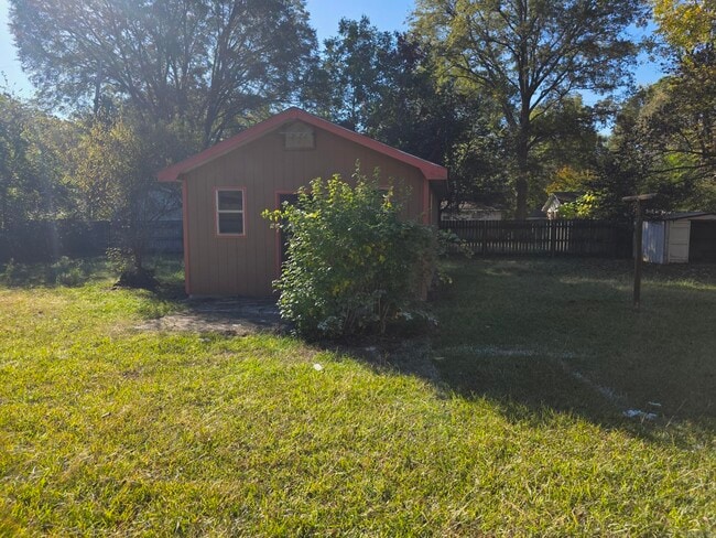 Building Photo - 3 Apache Dr