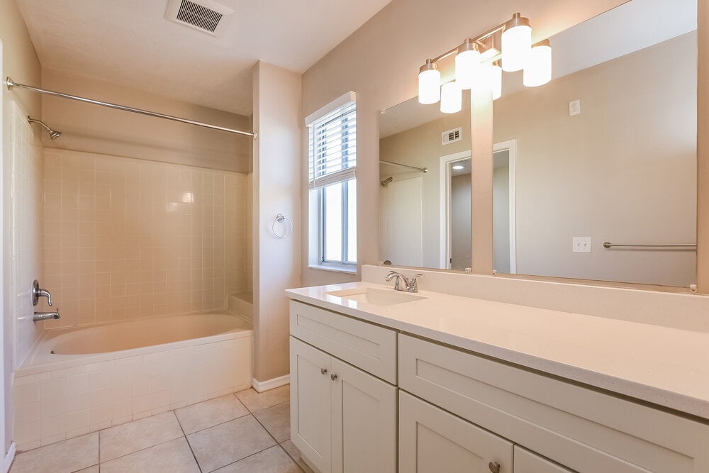 Building Photo - 1871 Meadowgold Ln