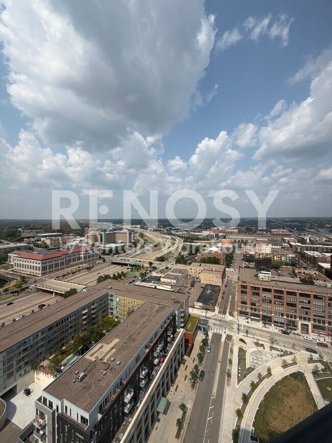 Building Photo - 78 10th St E