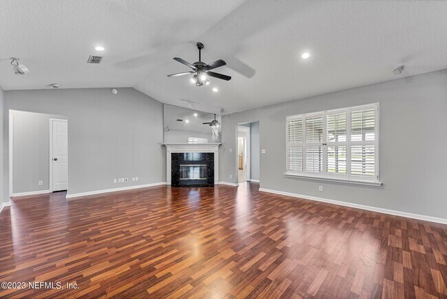 Building Photo - 13021 Chets Creek Dr S