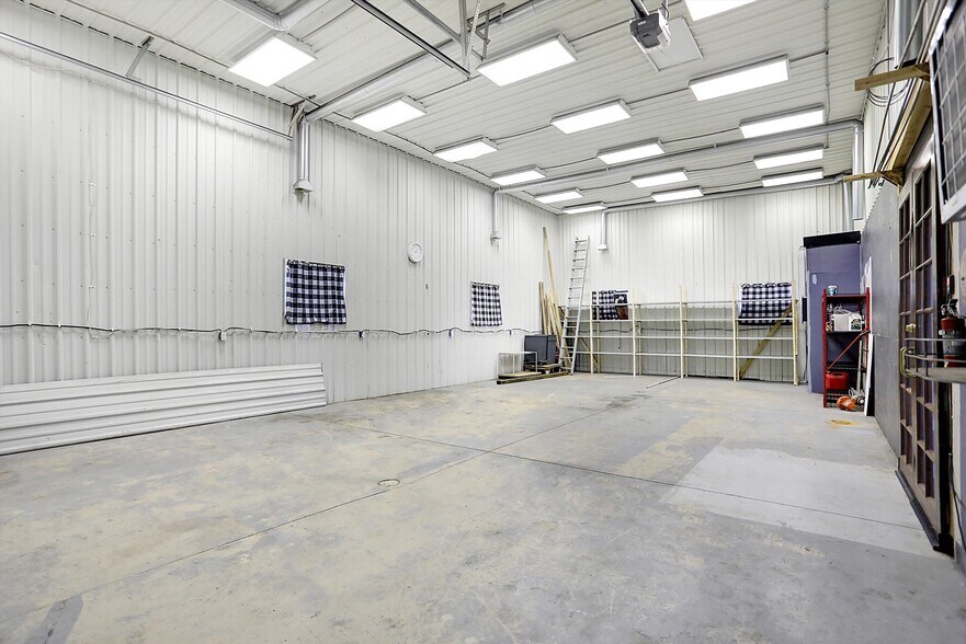 Building Photo - 940 W 1090 N
