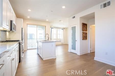 Building Photo - 18339 Iris Ln