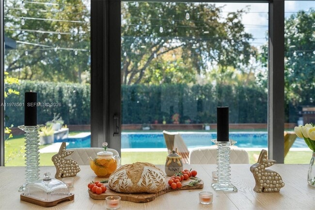 Building Photo - 4000 N Circle Dr